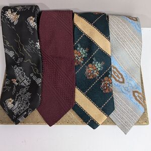 Vintage Schiaparelli mens neck tie, 1970s extra wide tie for men, disco, retro